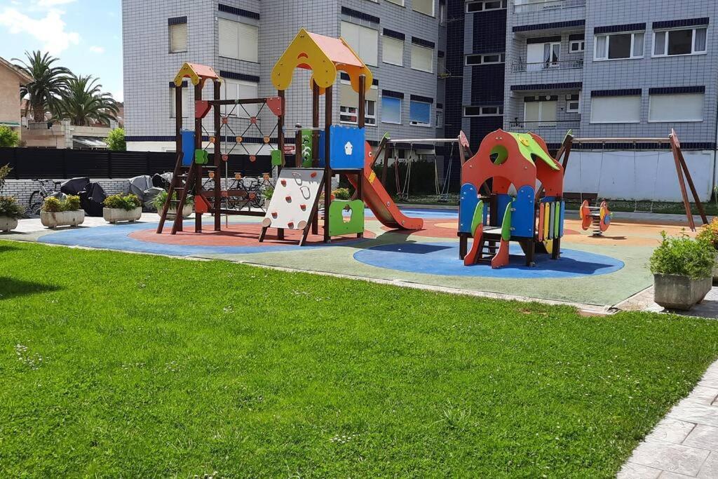 Reformado, A 2Min De Playa, En La Mejor Zona. Apartman Laredo Kültér fotó